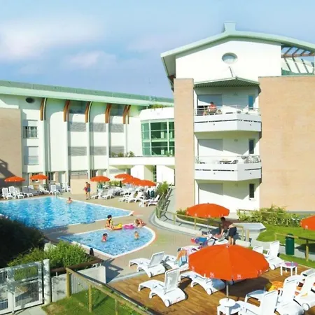 Modern Near With Pool *
